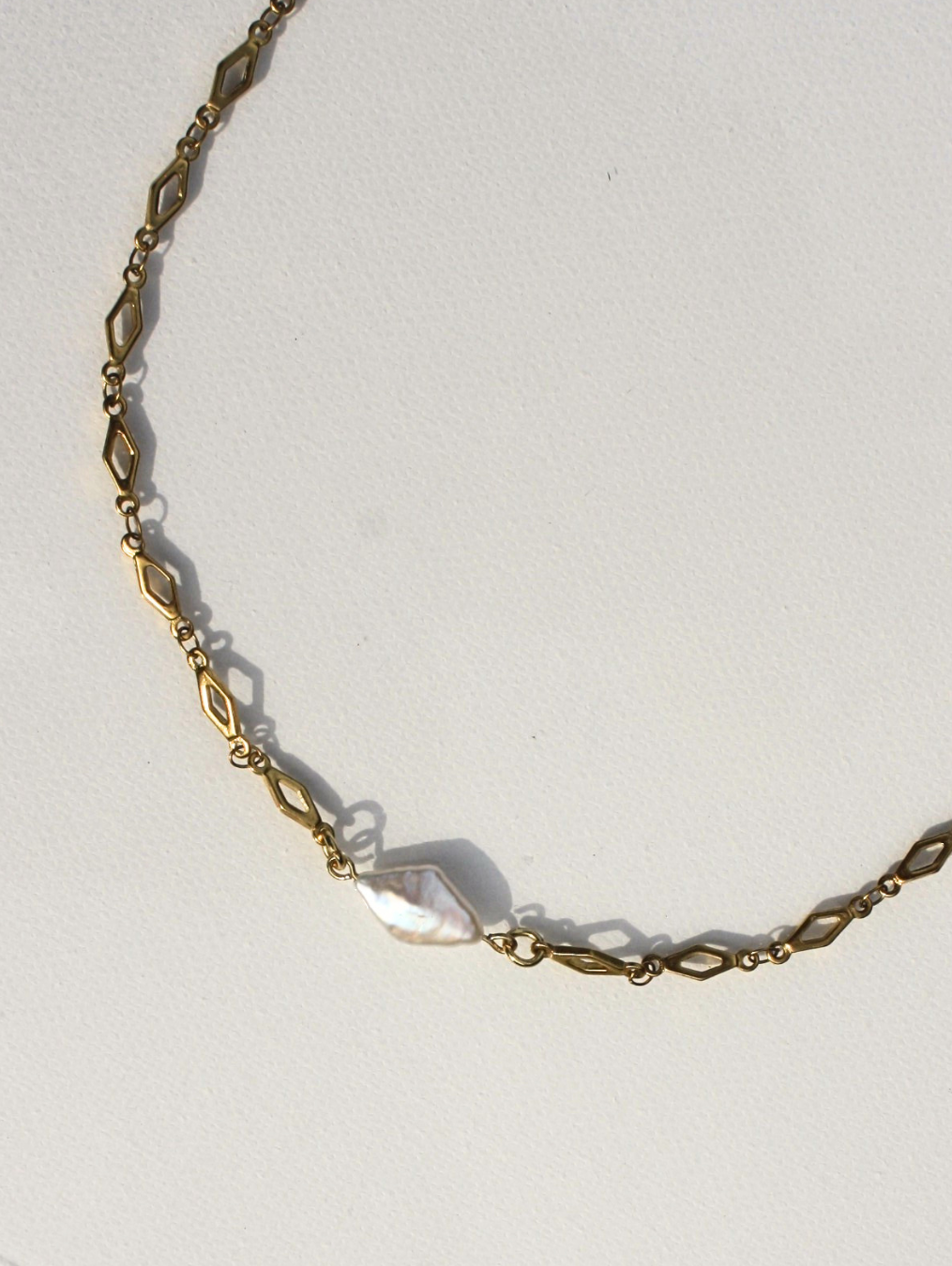 Rhombus Pearl Necklace Gold