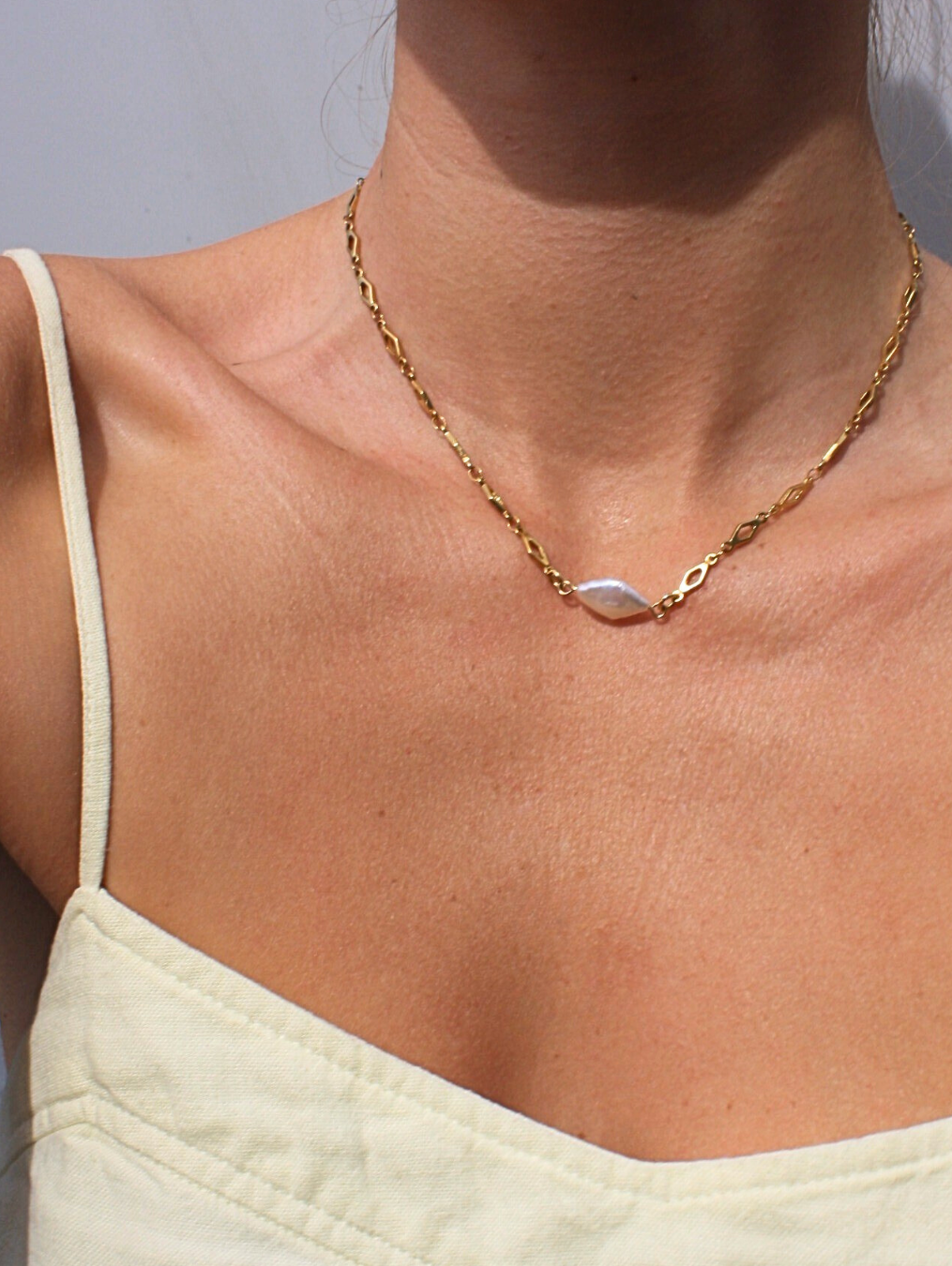 Rhombus Pearl Necklace Gold